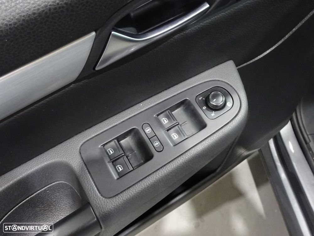 VW Sharan 2.0 TDI Confortline DSG - 9