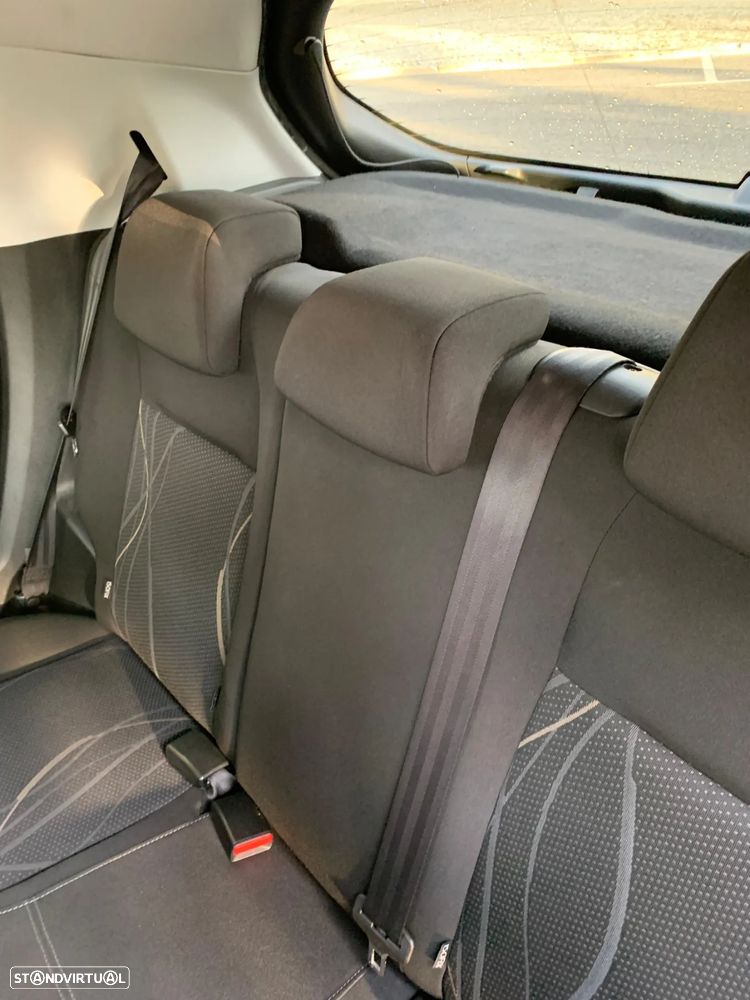 Peugeot 208 1.4 HDi Active - 29