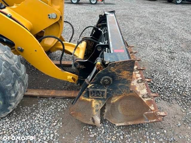 Caterpillar 908M - 3