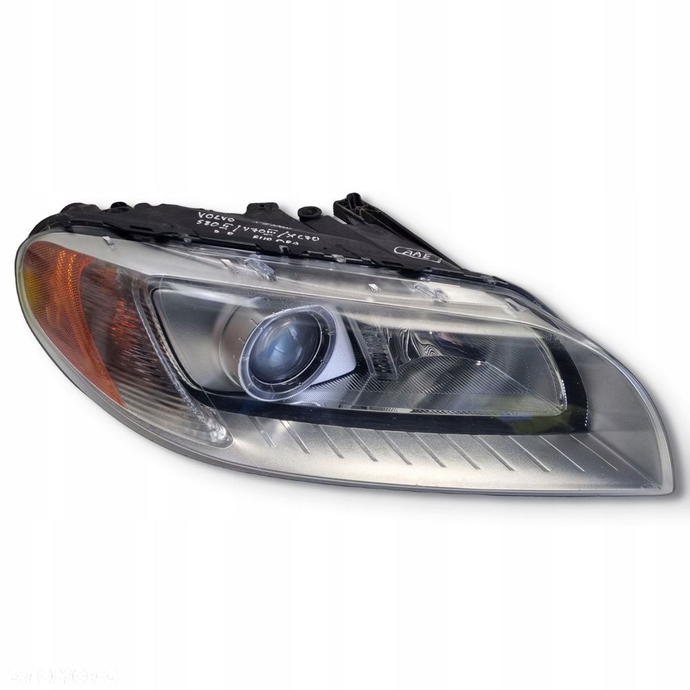 PRZEDNIA LAMPA PRAWA PRZEDNI REFLEKTOR Volvo V70 III przód XENON 31214348 - 10