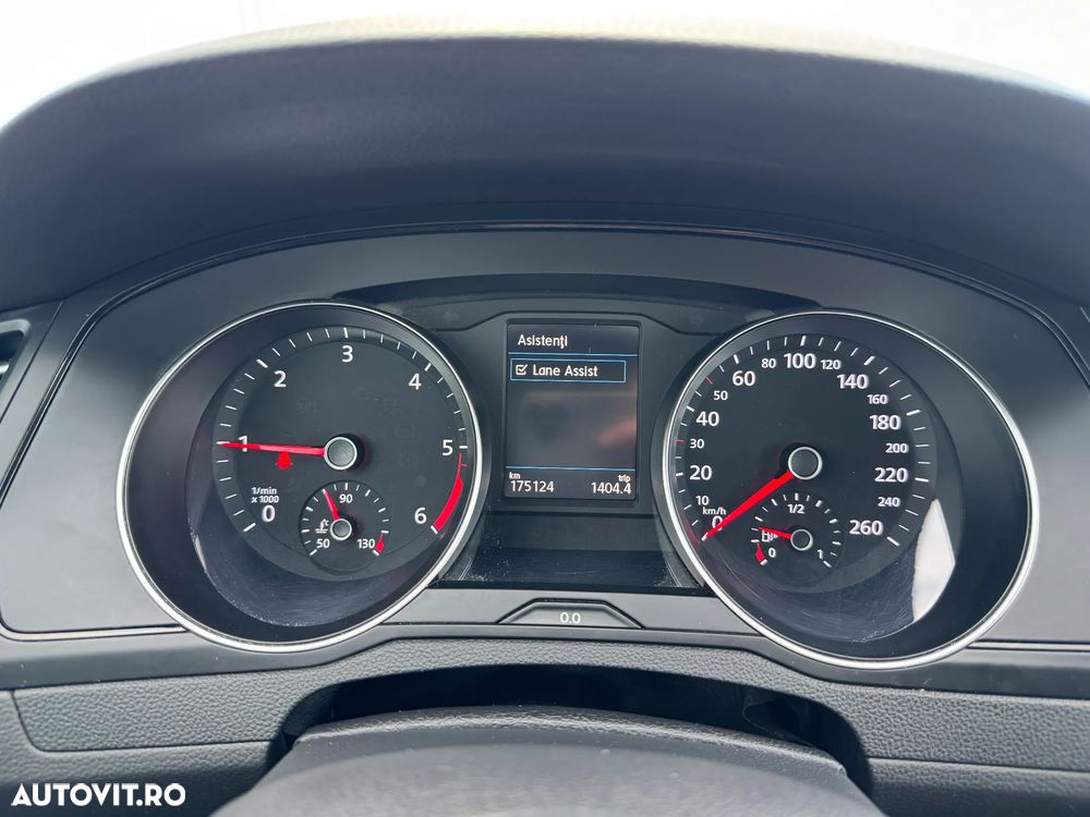 Volkswagen Passat Variant 2.0 TDI SCR Comfortline - 15