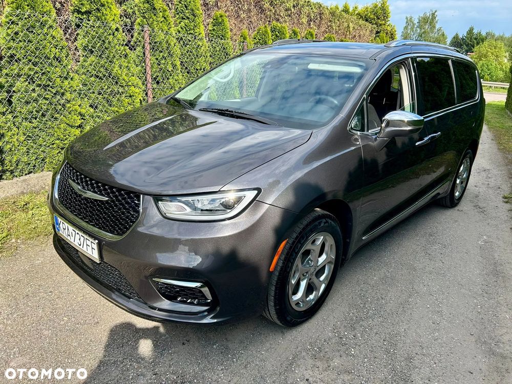 Chrysler Pacifica - 2
