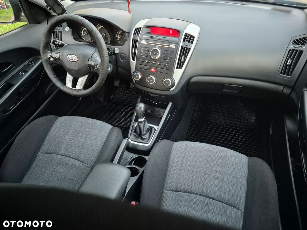 Kia Ceed Cee'd 1.6 Comfort + - 11