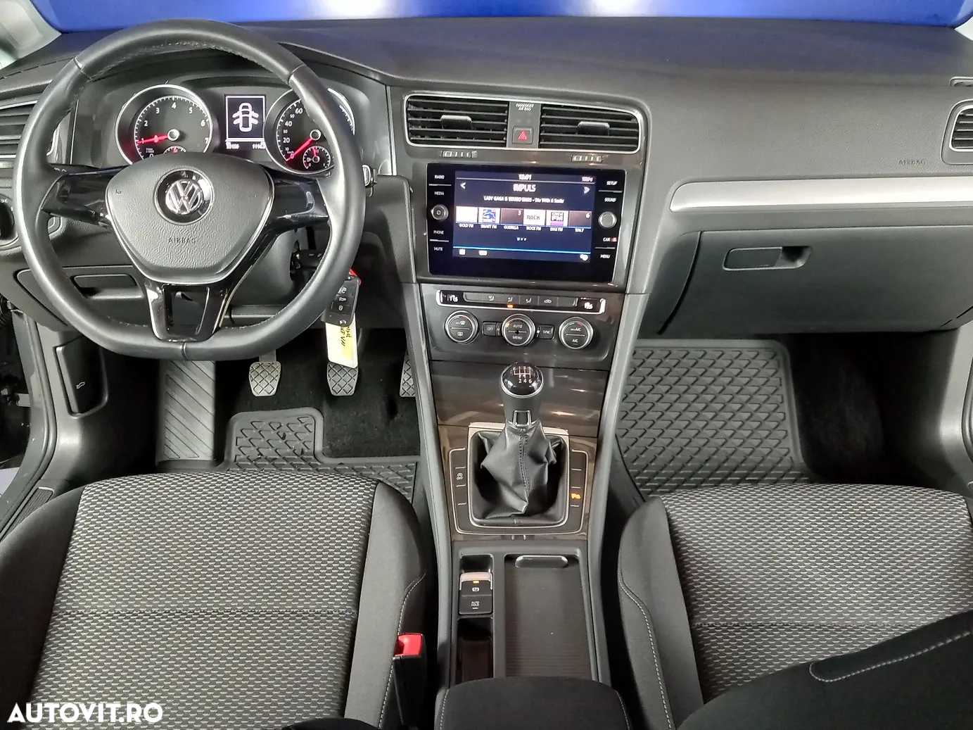 Volkswagen Golf - 12