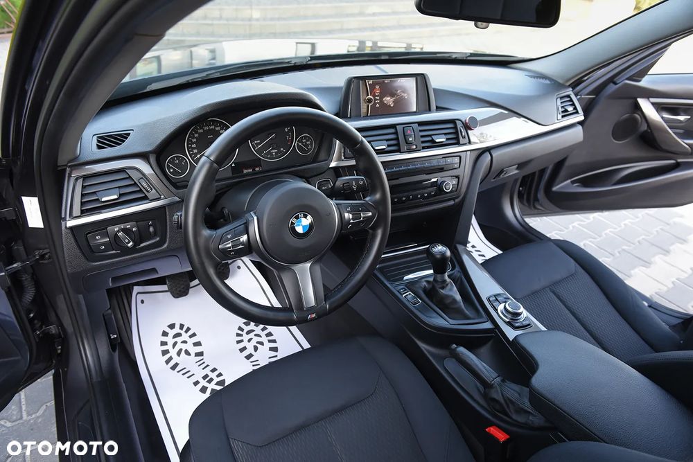 BMW Seria 3 316i - 23