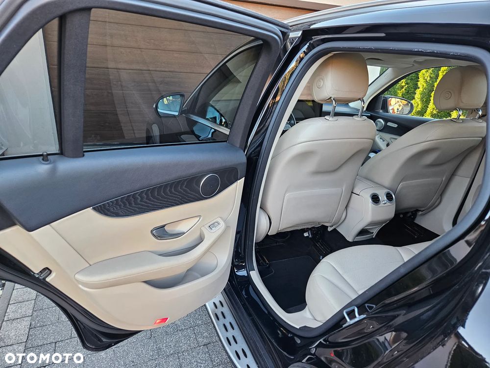 Mercedes-Benz GLC - 12