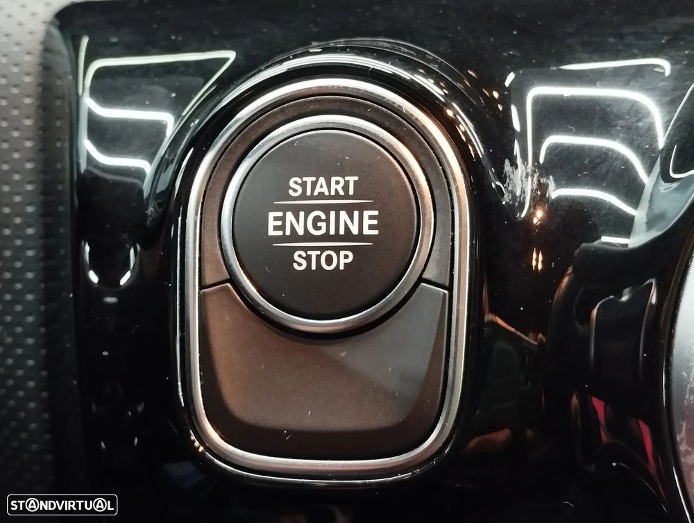 Mercedes-Benz A 250 Limousine e AMG Line - 26