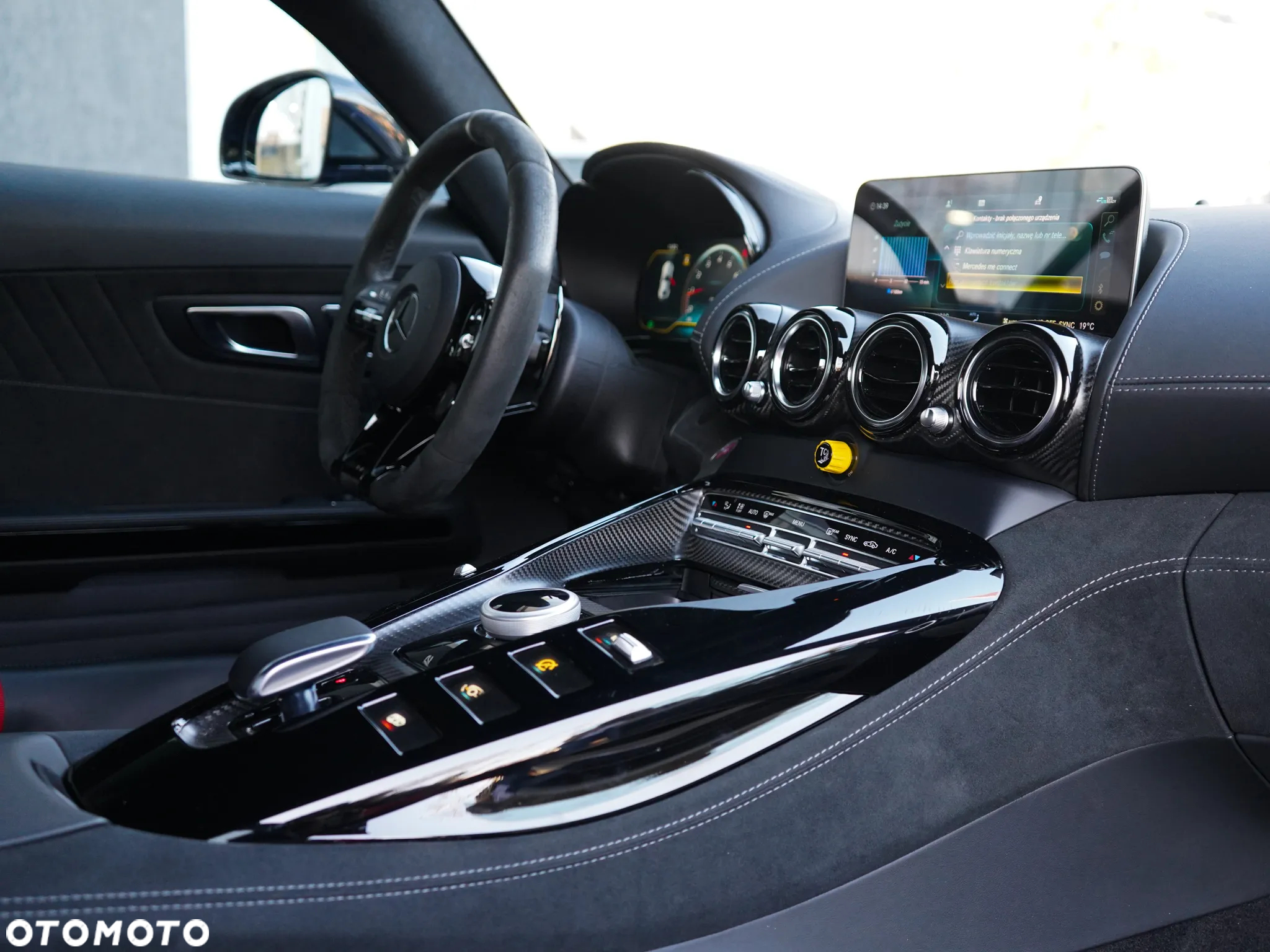 Mercedes-Benz AMG GT R - 16
