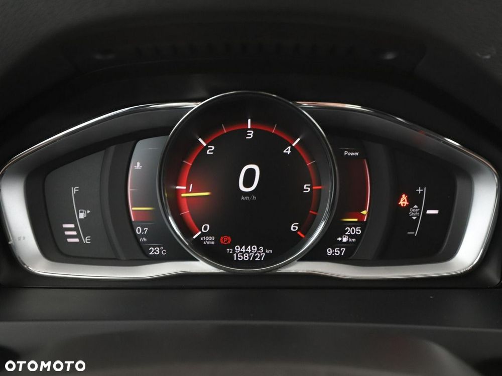 Volvo V60 D2 Summum - 23