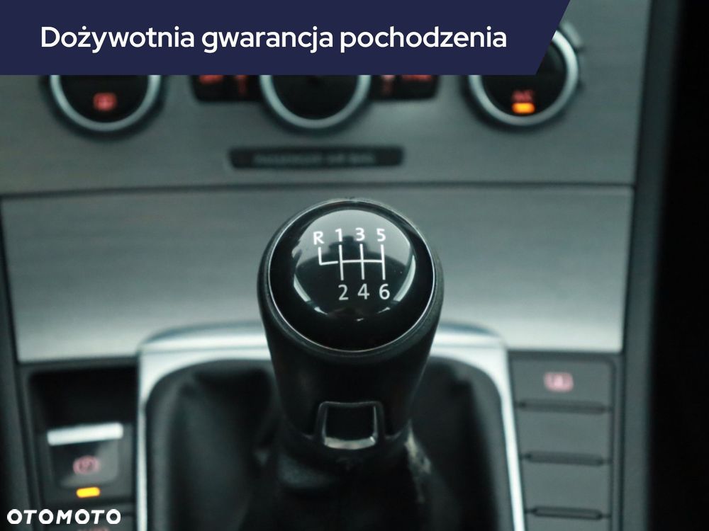 Volkswagen Passat - 17