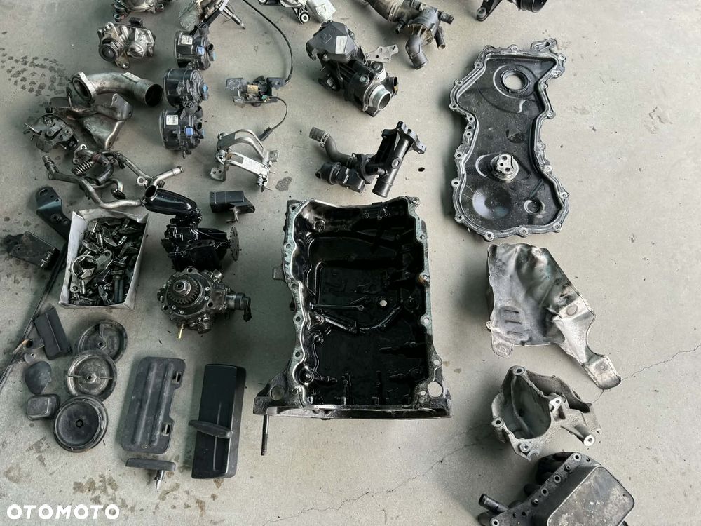 Części Silnik Vivaro Trafic 1,6 Biturbo Głowica Pompa Oleju Misa Chłodniczka EGR Rurki Dekle Łapy - 23