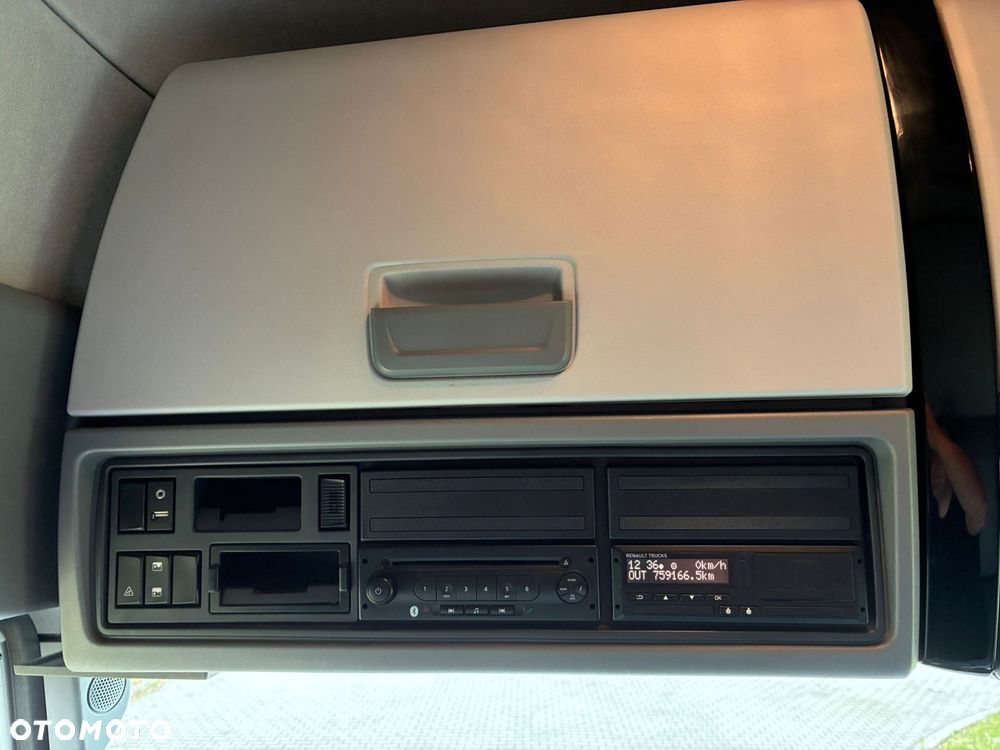 Renault T480 Sleeper Cab - 17