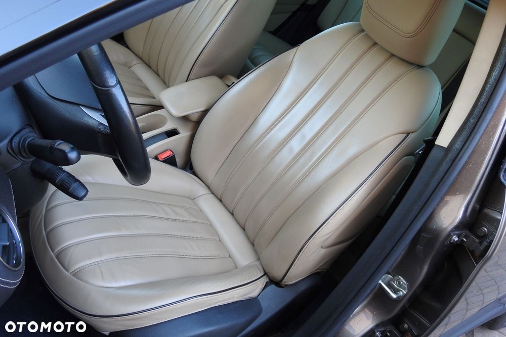 Lancia Delta 1.9 Multijet Twinturbo Executive - 17