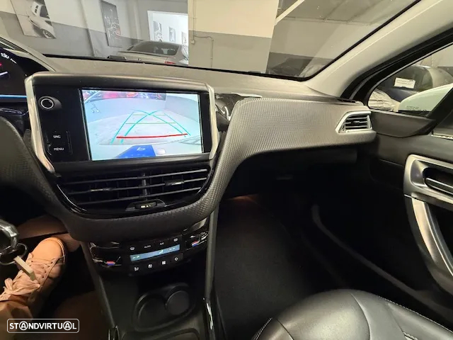 Peugeot 2008 1.2 PureTech Allure EAT6 - 9