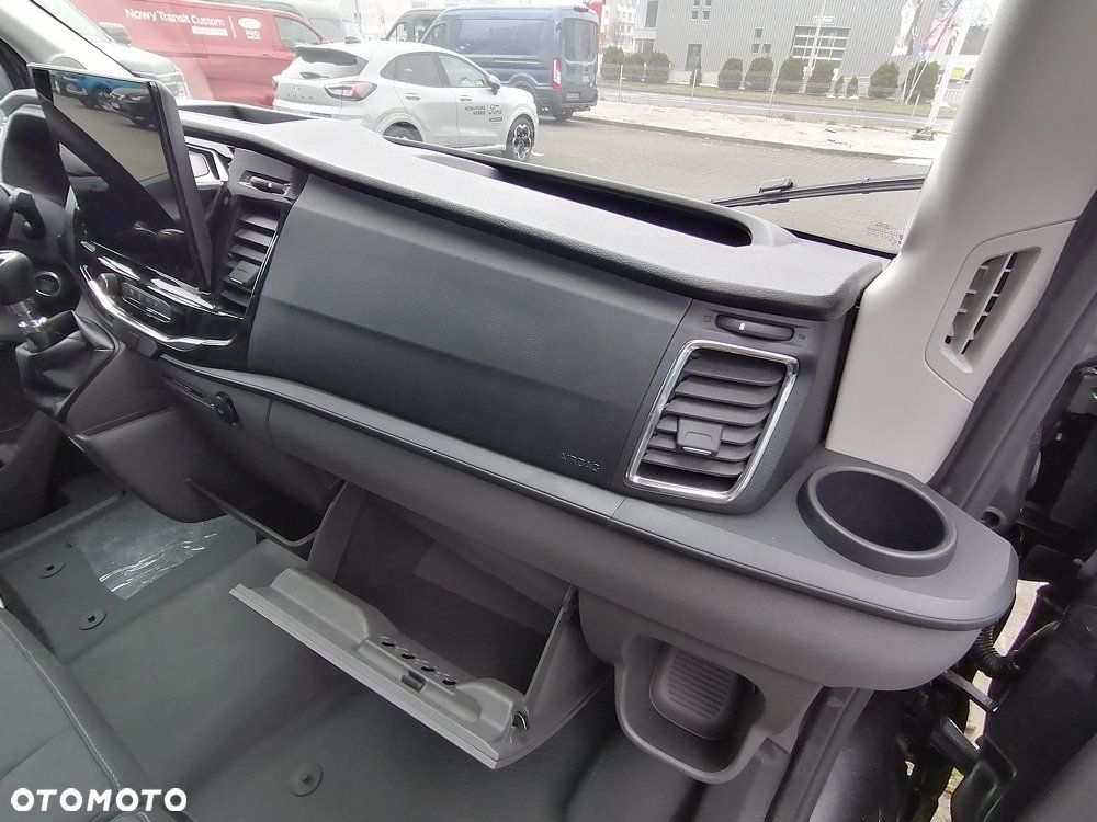 Ford Transit VAN L4 - 18