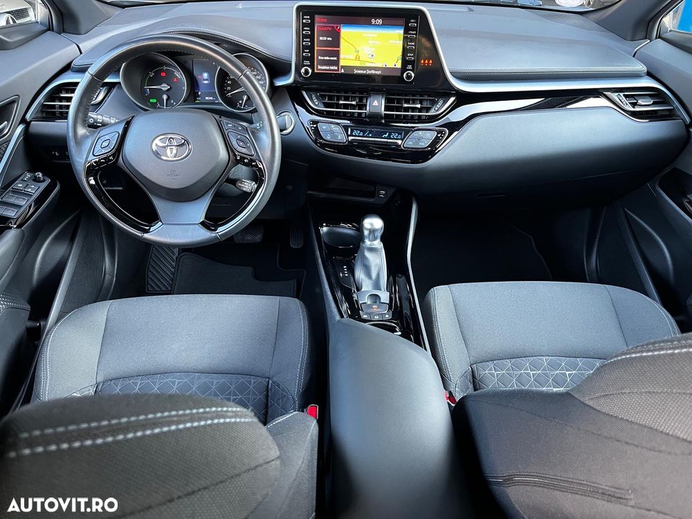 Toyota C-HR 2.0 Hybrid Team Deutschland - 13