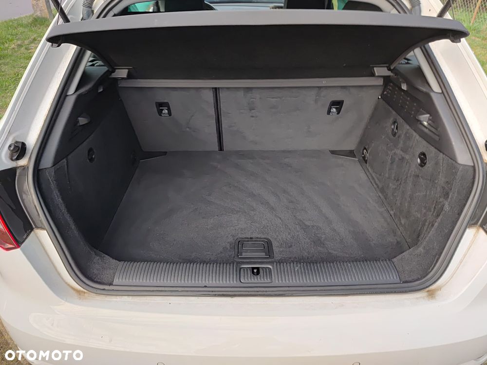 Audi A3 Sportback 1.6 TDI (clean diesel) S line Sportpaket - 8