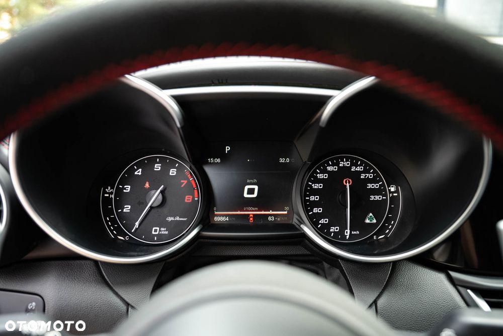 Alfa Romeo Giulia 2.9 Bi Turbo V6 Quadrifoglio - 16