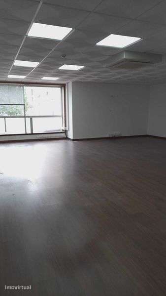 Sala para escritório, formação, serviços gerais - Grande imagem: 2/6