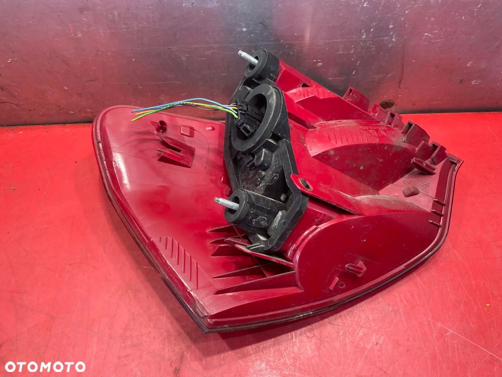 Lampa prawy tył CITROEN C5 - 4
