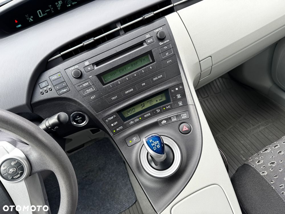 Toyota Prius - 12