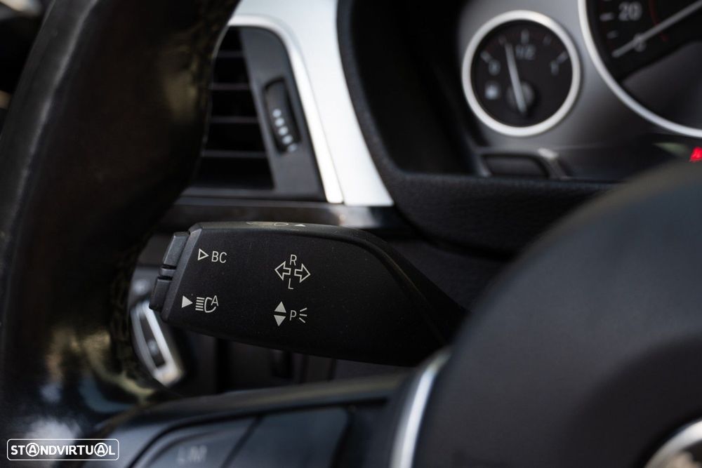 BMW 330 e iPerformance Pack M - 44