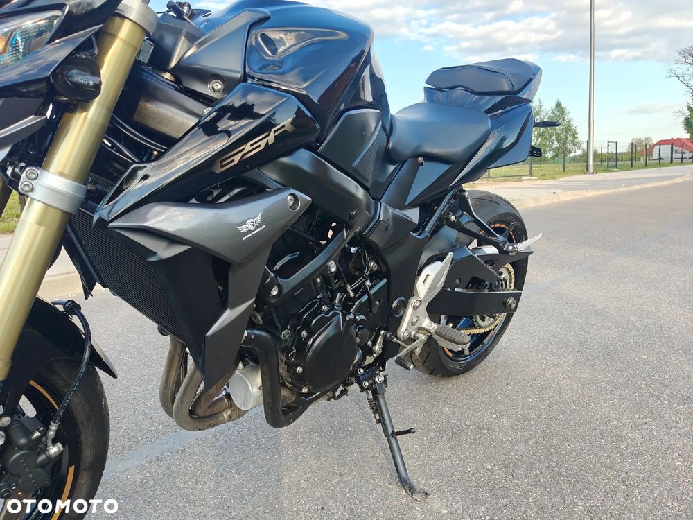 Suzuki GSR - 15