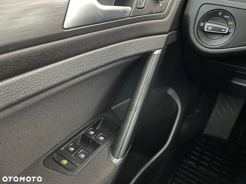 Volkswagen Golf VII 1.6 TDI BMT Comfortline - 16