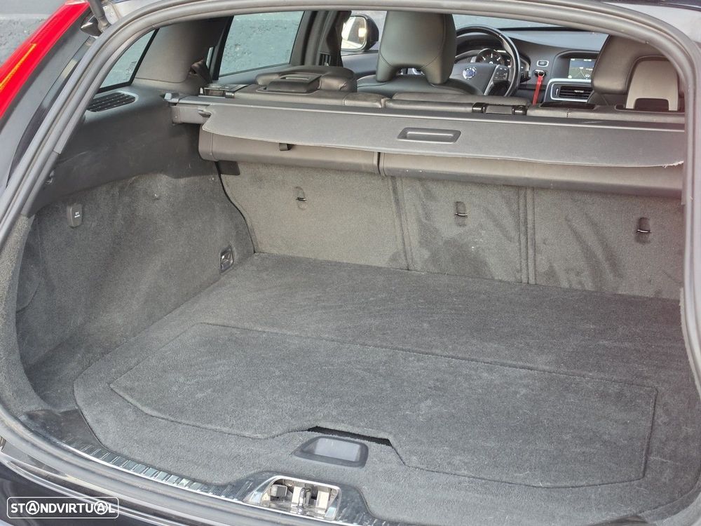Volvo V60 Cross Country 2.0 D3 Summum Geartronic - 12