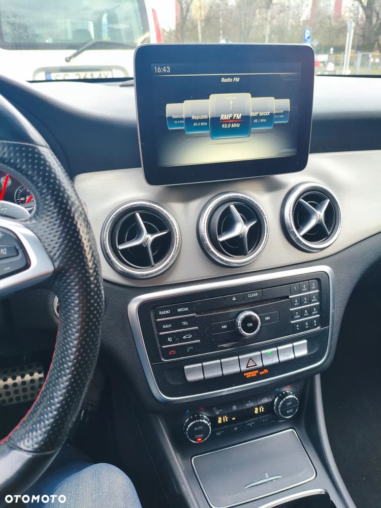 Mercedes-Benz CLA 200 7G-DCT AMG Line - 7