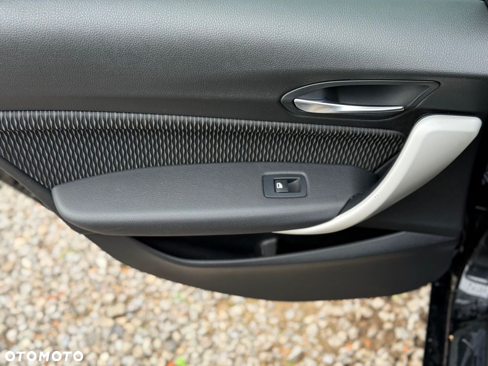 BMW Seria 1 120d Sport Line - 33