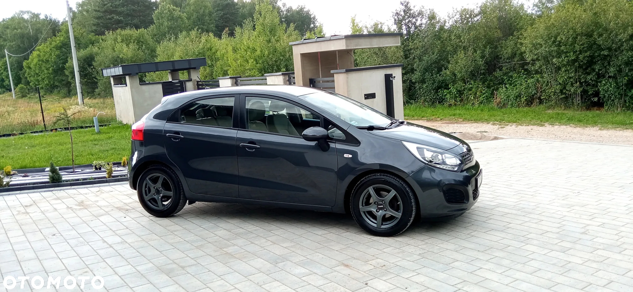 Kia Rio - 10
