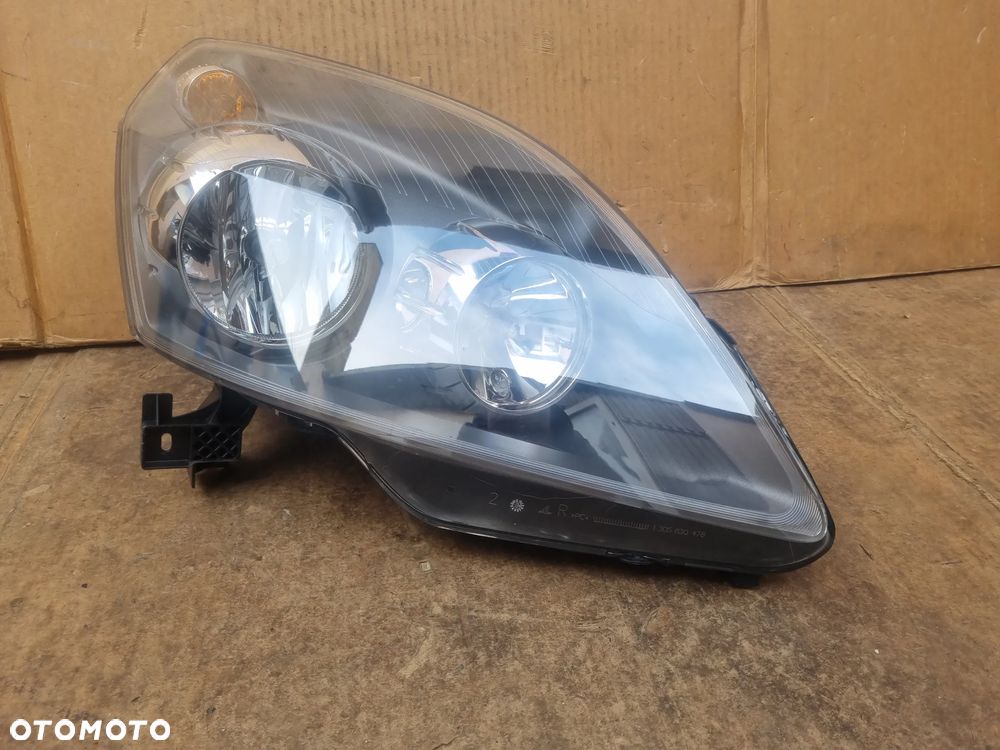 OPEL ZAFIRA B LAMPA PRAWY PRZÓD - 1