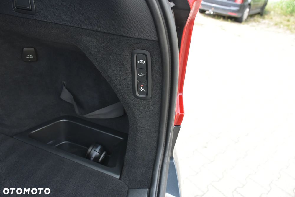 Volvo XC 90 D5 SCR AWD R-Design - 31