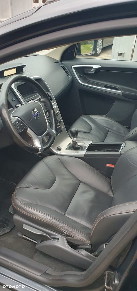 Volvo XC 60 2.4D - 12