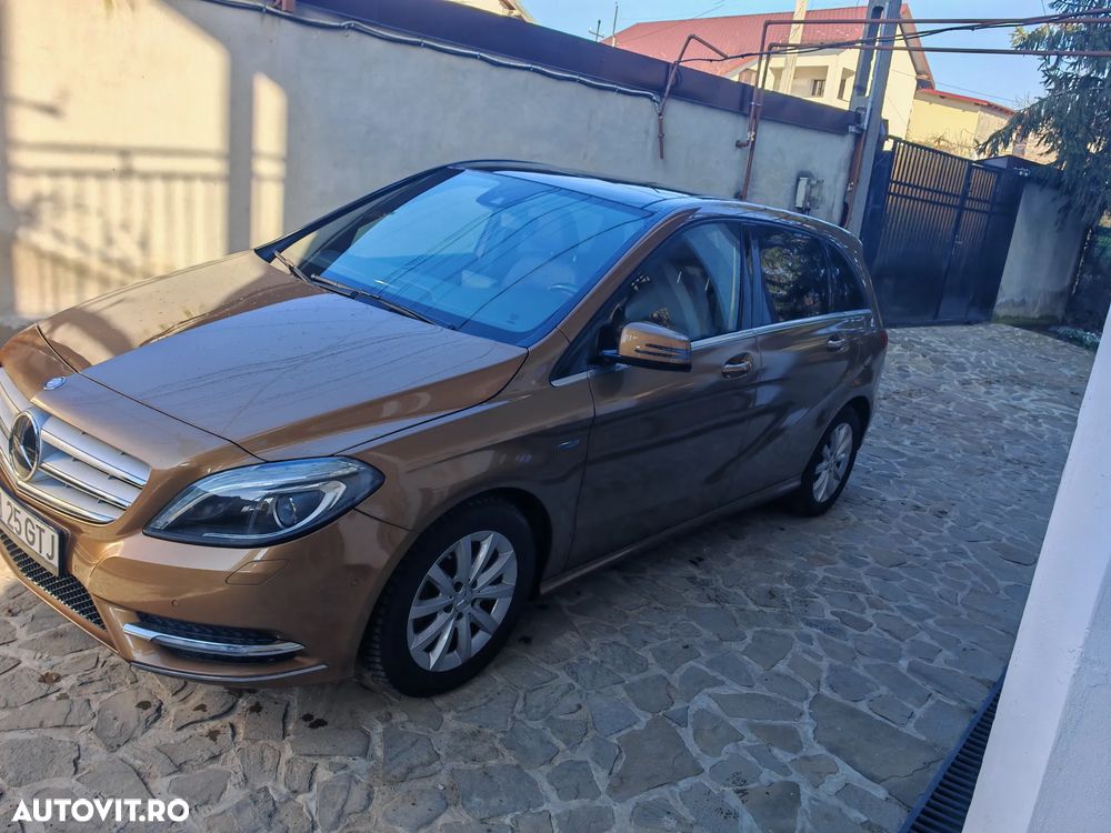 Mercedes-Benz B 180 BlueEfficiency 7G-DCT - 2