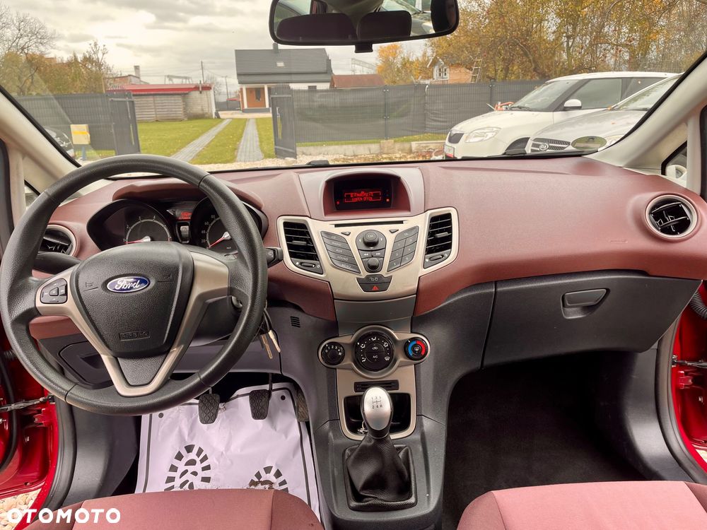 Ford Fiesta 1.25 Celebration - 30