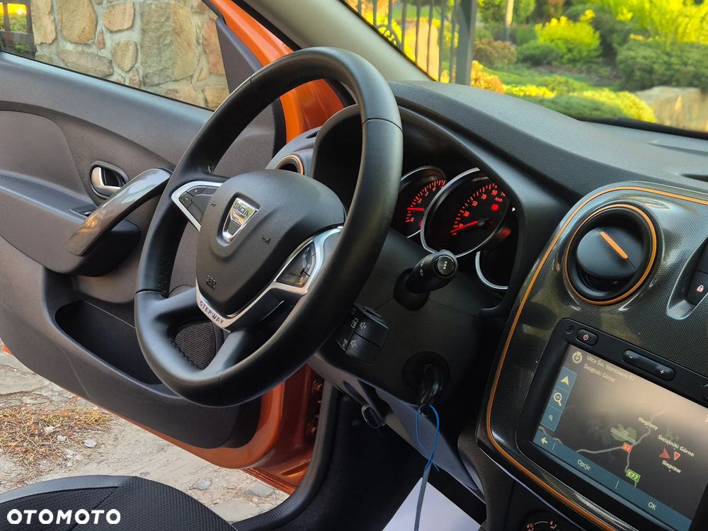 Dacia Sandero TCe 90 Celebration - 23