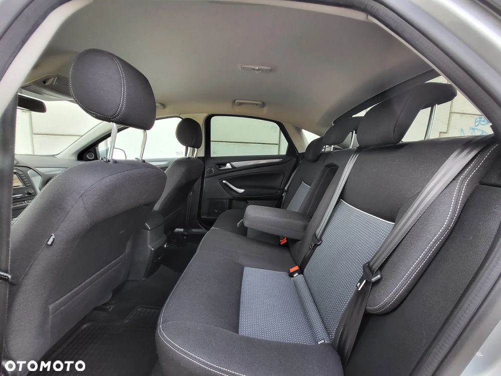 Ford Mondeo - 18