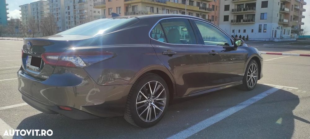 Toyota Camry 2.5 Exclusive - 4