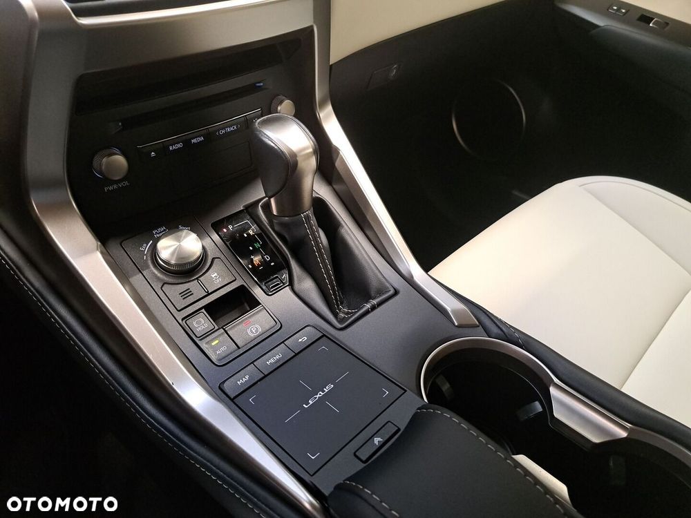 Lexus NX 300 F Impression AWD - 13