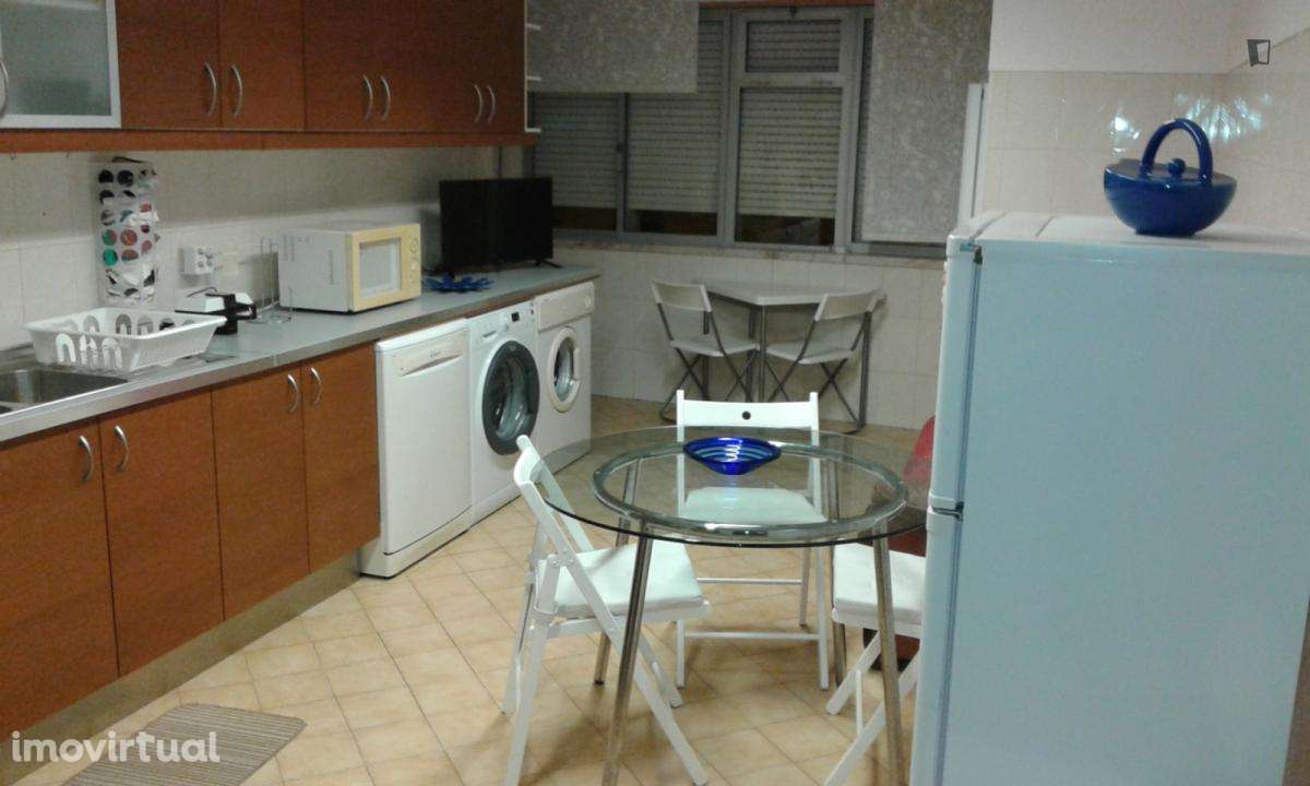 Quarto - localizado em Olivais Lisbon - Grande imagem: 4/8