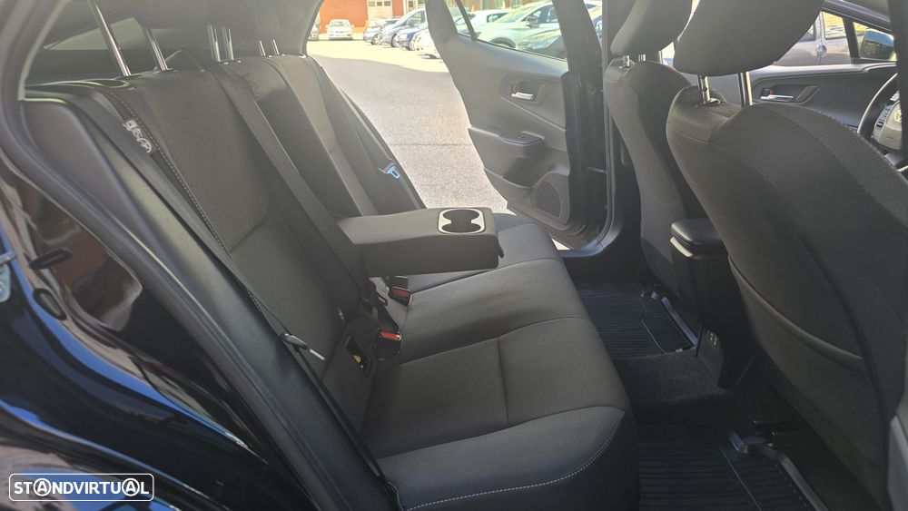 Toyota Prius 2.0 Plug-in Exclusive - 24