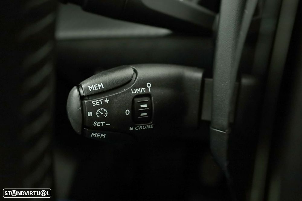 Peugeot 208 1.2 PureTech Active - 17