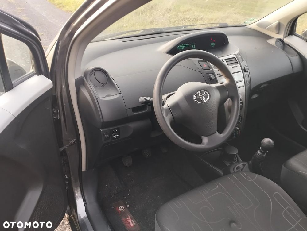 Toyota Yaris - 3