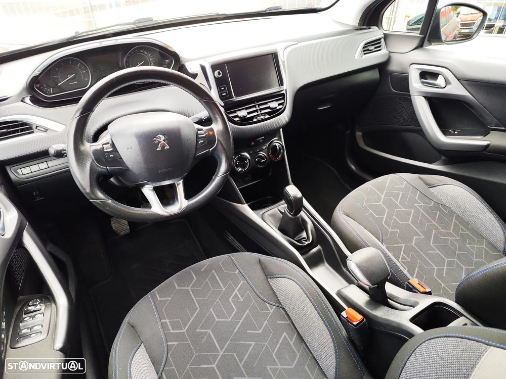 Peugeot 2008 1.2 PureTech Style - 17