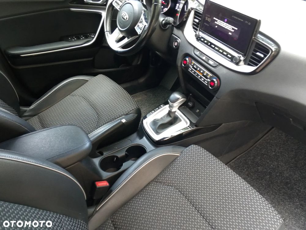 Kia Ceed 1.6 CRDi (48V Mild-Hybrid) DCT7 GT Line - 27
