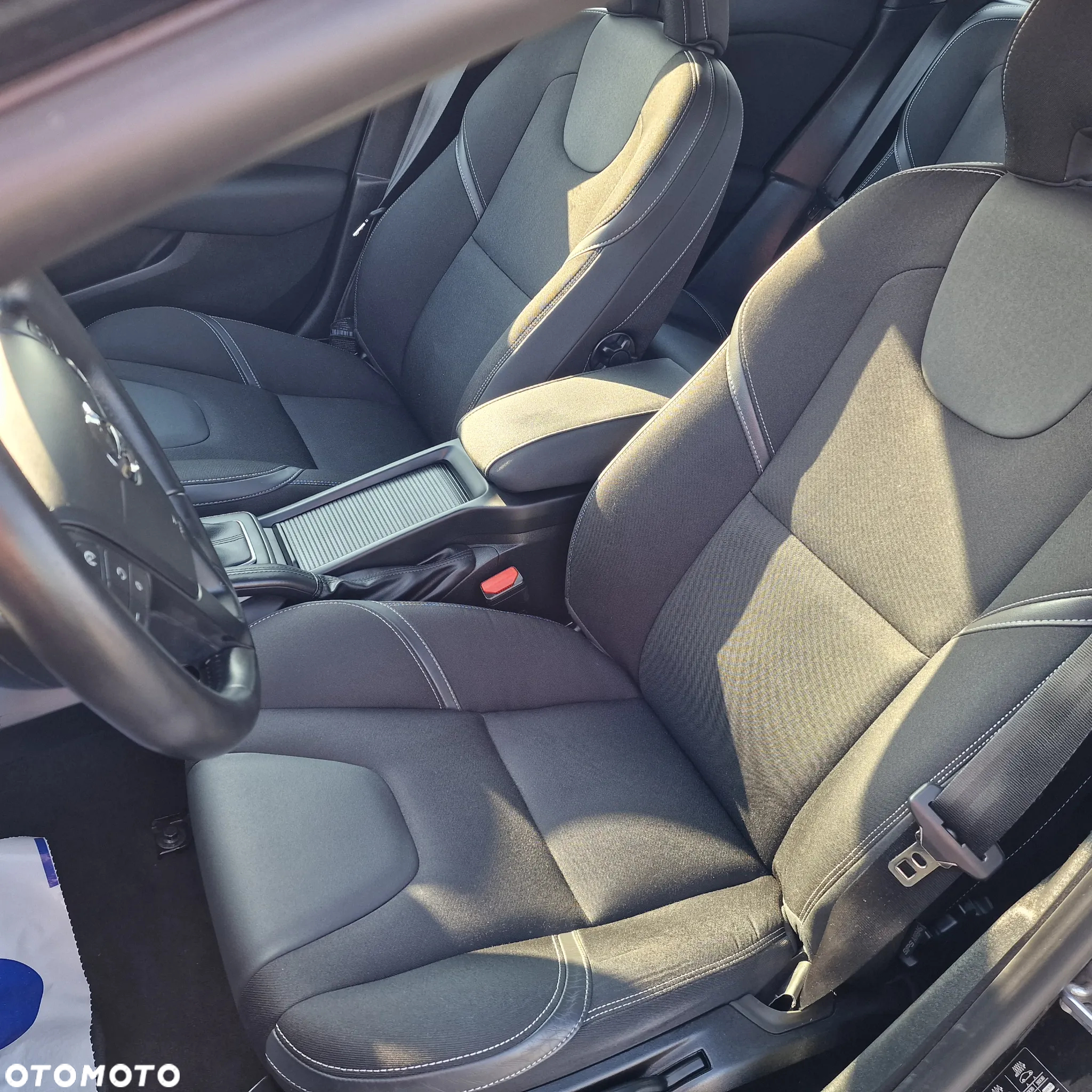 Volvo V40 T3 Drive-E Momentum - 13
