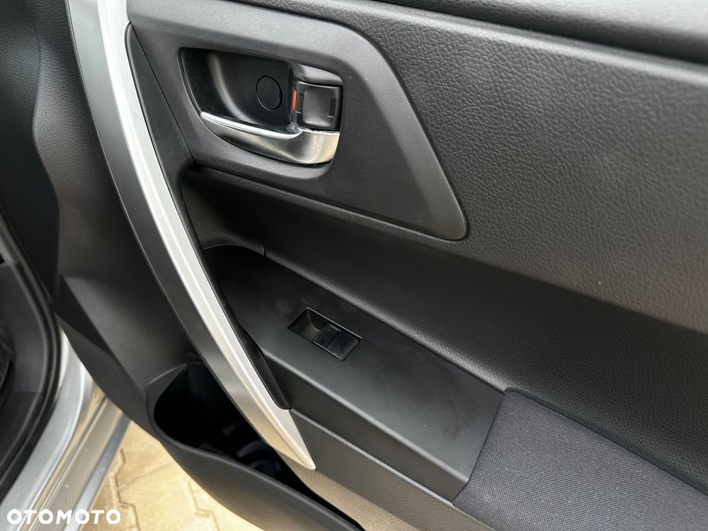 Toyota Auris 1.33 VVT-i Life Comfort - 26