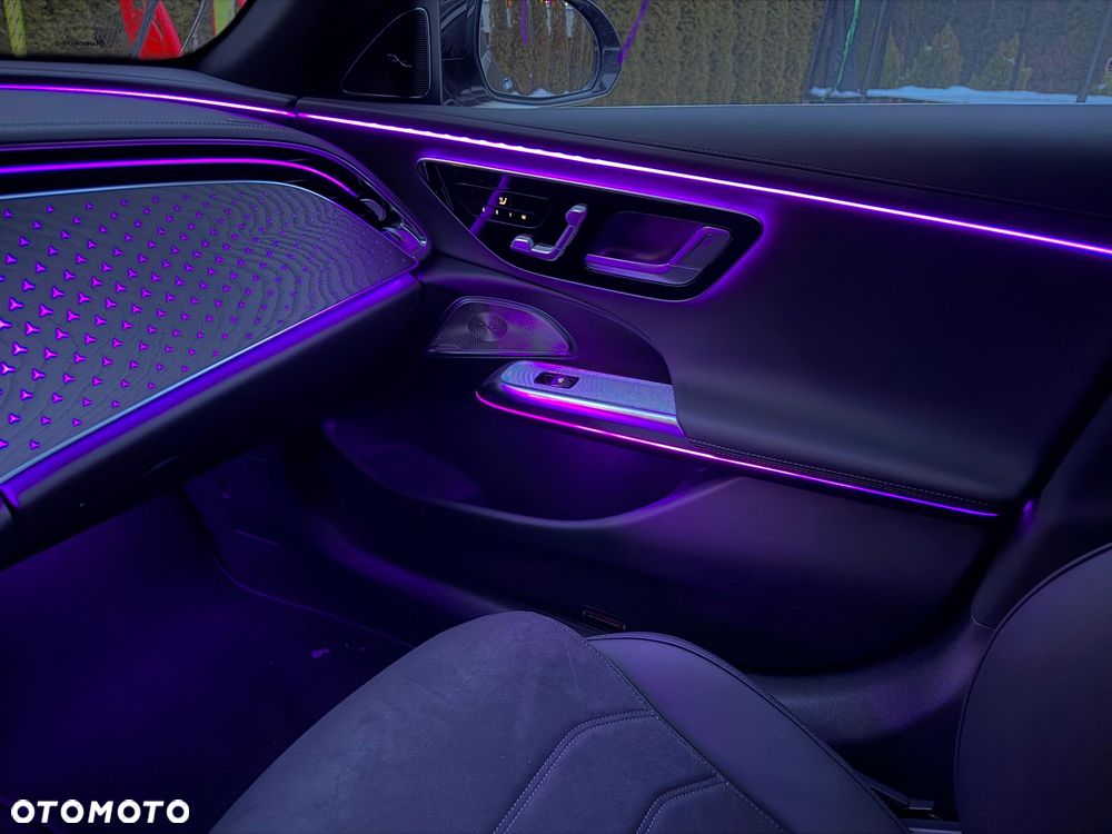 Mercedes-Benz Klasa E 220 d 4-Matic AMG - 31